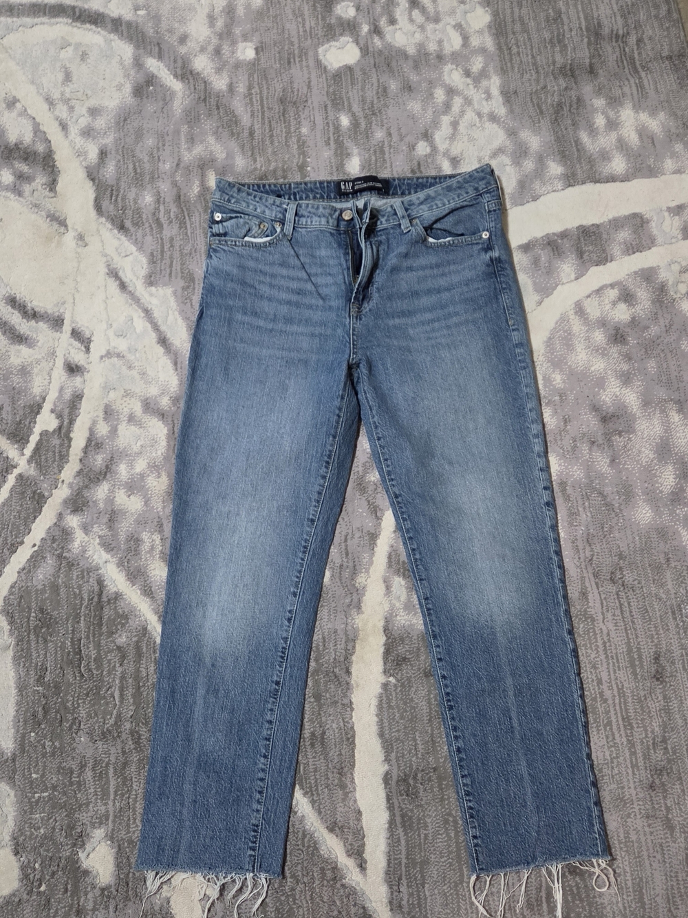 GAP Universla Slim Boyfriend Women's Jeans with Raw Hem Size 8